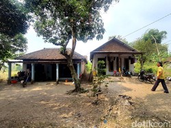 Getir Perjuangan 11 Warga Mojokerto yang Bertahan di Kampung Hilang