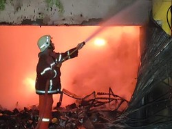 4 Kios di Noyontaansari Pekalongan Ludes Terbakar!