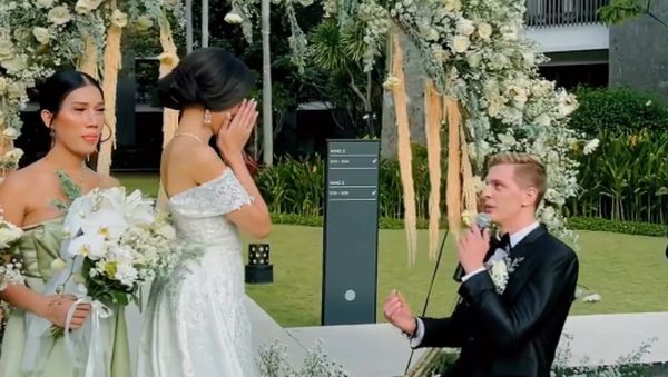 Gaya Lucinta Luna Dilamar Pacar Bule Pakai Baju Pengantin, Jadi Kontroversi