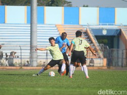 Persela Vs Nusantara United 0-0, Lapangan Stadion Surajaya Tuai Kritik