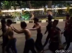 Aksi Kejar-kejaran Polisi dengan Pesilat yang Konvoi di Surabaya