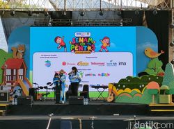 Ria Enes-Susan Meriahkan Senam dan Pentas Ceria Anak Indonesia di Solo Safari Ria Enes-Susan Meriahkan Senam dan Pentas Ceria Anak Indonesia di Solo Safari