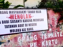 Spanduk Penolakan Eks Istri Mendiang Sultan Ternate Muncul di Tanah Raja