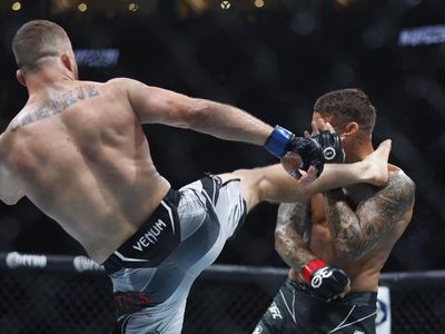 Detik-detik Justin Gaethje Tumbangkan Dustin Poirier
