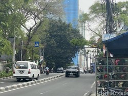 Warga Harap Kabel Menjuntai di Jakbar Dibenahi: Mobil Damkar Sulit Lewat