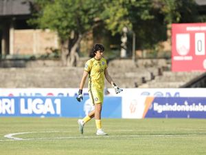 Tampil Perdana, Schwarzer Garcia Jadi Penyelamat Arema Hadapi Persis Solo Tampil Perdana, Schwarzer Garcia Jadi Penyelamat Arema Hadapi Persis Solo