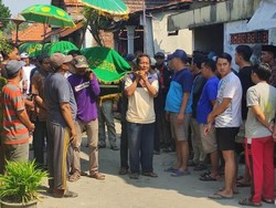 Duka Keluarga 5 Korban Tewas Luxio Tertabrak KA Dhoho di Jombang