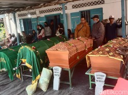 5 Korban Tewas Luxio Tertabrak KA Dhoho Dimakamkan di Sidoarjo