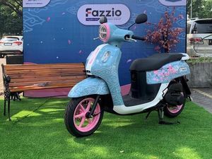 Modifikasi Yamaha Fazzio: Tampil Feminin dengan Aksen Bunga Sakura Modifikasi Yamaha Fazzio: Tampil Feminin dengan Aksen Bunga Sakura