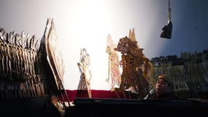 Pagelaran Wayang Kulit Gempur Rokok Ilegal Ramaikan HUT ke-219 Klaten