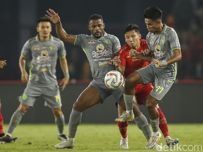Persija Kalahkan Persebaya 1-0