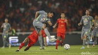 Persebaya Surabaya turun dengan formasi yang sama. Trisula Paulo Victor, Sho Yamamoto, dan Bruno Moreira Soares jadi andalan.