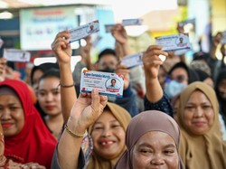 Relawan Sandiaga Tebar Paket Sembako Murah Rp 15 Ribu di Samarinda