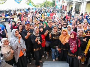 Sembari Olahraga, Sandiaga Gelar Bazar Sembako Murah di Kota Batam Sembari Olahraga, Sandiaga Gelar Bazar Sembako Murah di Kota Batam
