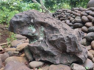 Hiii...Konon Batu di Ciamis Ini Bisa Bergerak Sendiri Hiii...Konon Batu di Ciamis Ini Bisa Bergerak Sendiri
