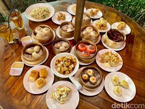 Yummy! Makan Puluhan Dimsum Sepuasnya di Senayan dengan Pemandangan Danau