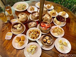 Yummy! Makan Puluhan Dimsum Sepuasnya di Senayan dengan Pemandangan Danau