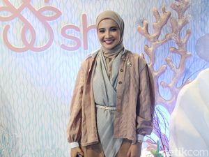 8 Gaya Hijab Artis yang Simple dan Elegan untuk Inspirasi Baju Lebaran 8 Gaya Hijab Artis yang Simple dan Elegan untuk Inspirasi Baju Lebaran