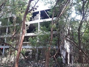 Tak Terurus, Bangunan Bekas Bandara Kemayoran Ada Penunggunya?