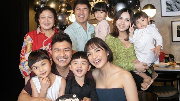 Chelsea Olivia Ulang Tahun, Ada Steak Emas dan Kue Unik yang Disantap