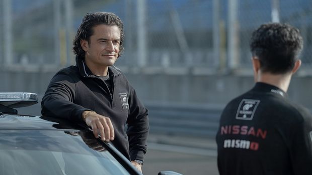Biopik tentang Jann Mardenborough, pemain gim Gran Turismo berbakat yang direkrut menjadi pembalap mobil profesional.