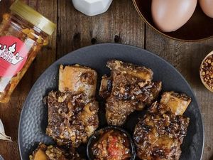 Mantap! Di 5 Tempat Ini Bisa Makan Iga Bakar pakai Sambal Pedas Mantap! Di 5 Tempat Ini Bisa Makan Iga Bakar pakai Sambal Pedas