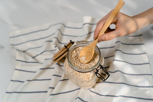 Illustration of a jar of oatmeal/Photo: Pexels/Mart production