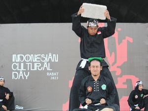 Potret Pelajar Indonesia Pamerkan Ragam Budaya Nusantara di Maroko