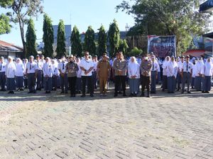 Police Goes to School, Kapolrestabes Makassar Gelar Apel Bareng Siswa SMA Police Goes to School, Kapolrestabes Makassar Gelar Apel Bareng Siswa SMA
