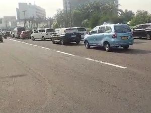 Imbas Truk Terguling, Tol Bandara Soetta Macet hingga Gerbang VIP Room