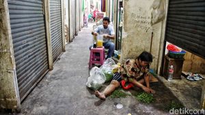 Kondisi Pedagang di Tengah Mangkraknya Revitalisasi Blok VI Pasar Senen