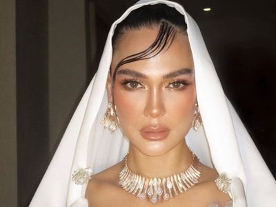 7 Gaya Luna Maya di Premier Suzanna Malam Jumat Kliwon, Bak Dewi Yunani