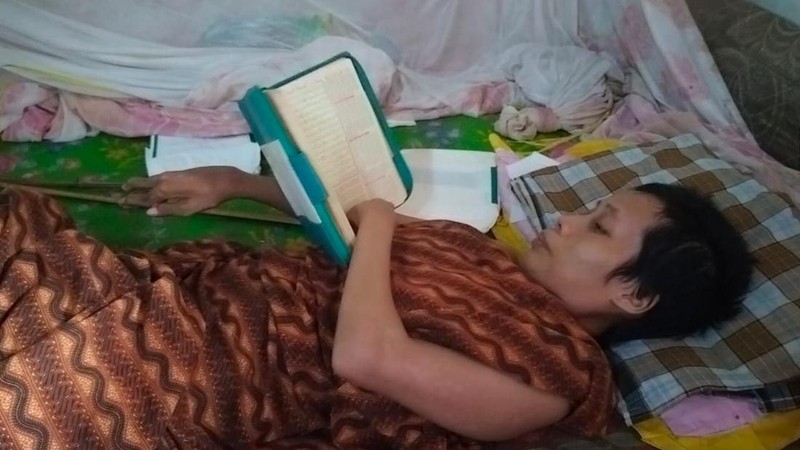 Mari Bantu Siti, Mantan Pekerja Migran yang Lumpuh dan Hanya Terbaring Lemah
