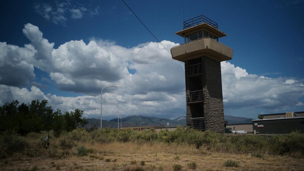 Melihat dari Dekat Lokasi Laboratorium Oppenheimer Melihat dari Dekat Lokasi Laboratorium Oppenheimer