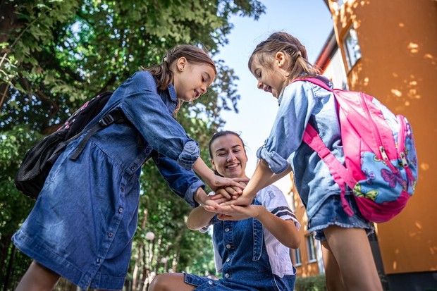 Menempatkan anak-anak di penitipan anak baik untuk mereka/ Foto: Freepik/@pvproductions