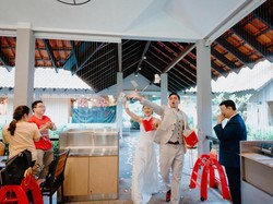 Unik! Pasangan Ini Pilih Gerai McDonalds Jadi Tempat Resepsi