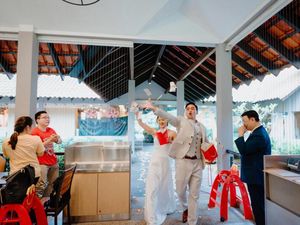 Unik! Pasangan Ini Pilih Gerai McDonalds Jadi Tempat Resepsi Unik! Pasangan Ini Pilih Gerai McDonalds Jadi Tempat Resepsi