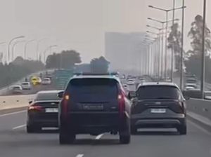 Pajero Berpelat Polri Ugal-ugalan di Tol Kini Diburu Polisi Pajero Berpelat Polri Ugal-ugalan di Tol Kini Diburu Polisi
