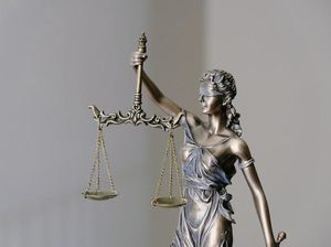 Adagium Hukum: Pengertian dan 70 Contoh Populer dengan Artinya Adagium Hukum: Pengertian dan 70 Contoh Populer dengan Artinya