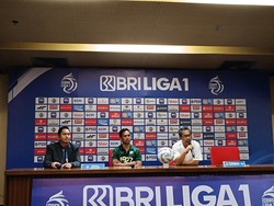 Persebaya Ditekuk Persija, Aji Santoso Soroti Keputusan Wasit