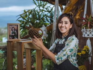 Ngalam Mbois: Lili Petani Milenial yang Bangun Mal Bunga Majukan Desanya