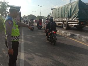 Brak! Pemotor Seruduk Pengendara Lain di Ring Road Banguntapan Brak! Pemotor Seruduk Pengendara Lain di Ring Road Banguntapan