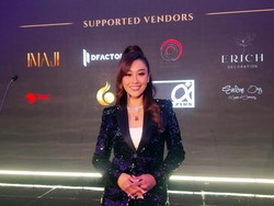 Poppy Capella Padukan Modern-Tradisional di Preliminary Miss Universe Indonesia 2023