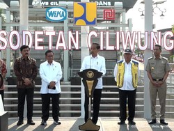 Jokowi Minta PUPR-Pemprov DKI Bekerja Sama Atasi PR Banjir yang Masih Sisa 38%