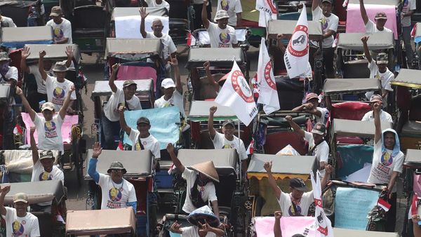 Ratusan Tukang Becak di Bogor Deklarasi Dukung Ganjar Capres