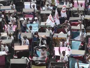 Ratusan Tukang Becak di Bogor Deklarasi Dukung Ganjar Capres