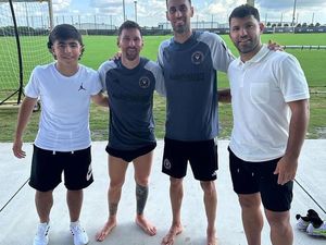 Viral Sergio Busquets Nyeker... Kakinya kok Gitu