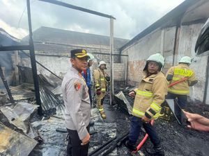 Bocah Korban Kebakaran Gudang Sanggah Tertinggal Saat Api Membesar Bocah Korban Kebakaran Gudang Sanggah Tertinggal Saat Api Membesar