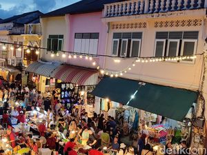 Yang Wajib Didatangi Pas Liburan di Phuket, Sunday Night Market! Yang Wajib Didatangi Pas Liburan di Phuket, Sunday Night Market!