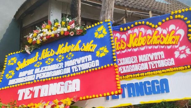 Teror Kiriman Bunga 'Memasuki Perkarangan Tetangga'